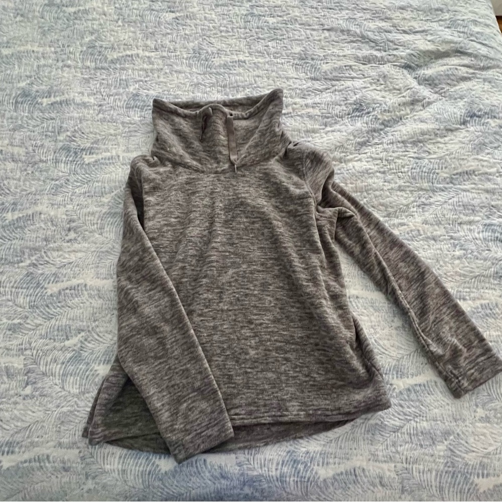 Bass Women’s Heather Gray Fleece Sweater